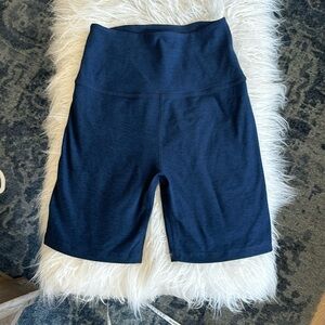 Beyond yoga, biker shorts, size medium, navy blue